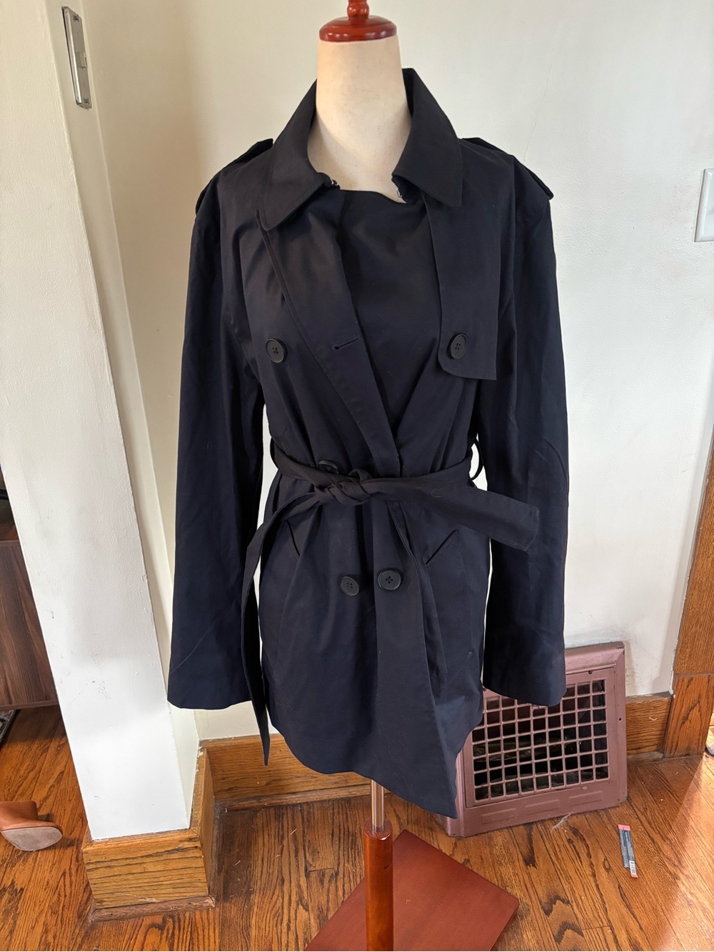 Quince Comfort Stretch Short Trench Coat NWT - Picture 3 of 9